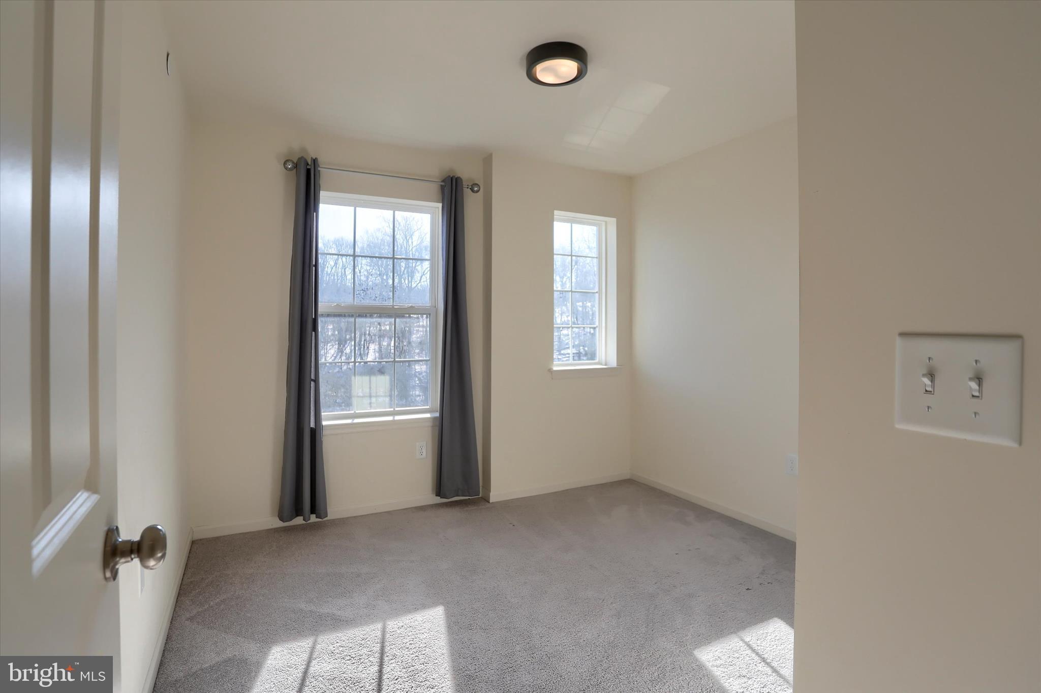 HANBURY COURT AT WINDING HILLS - Residential