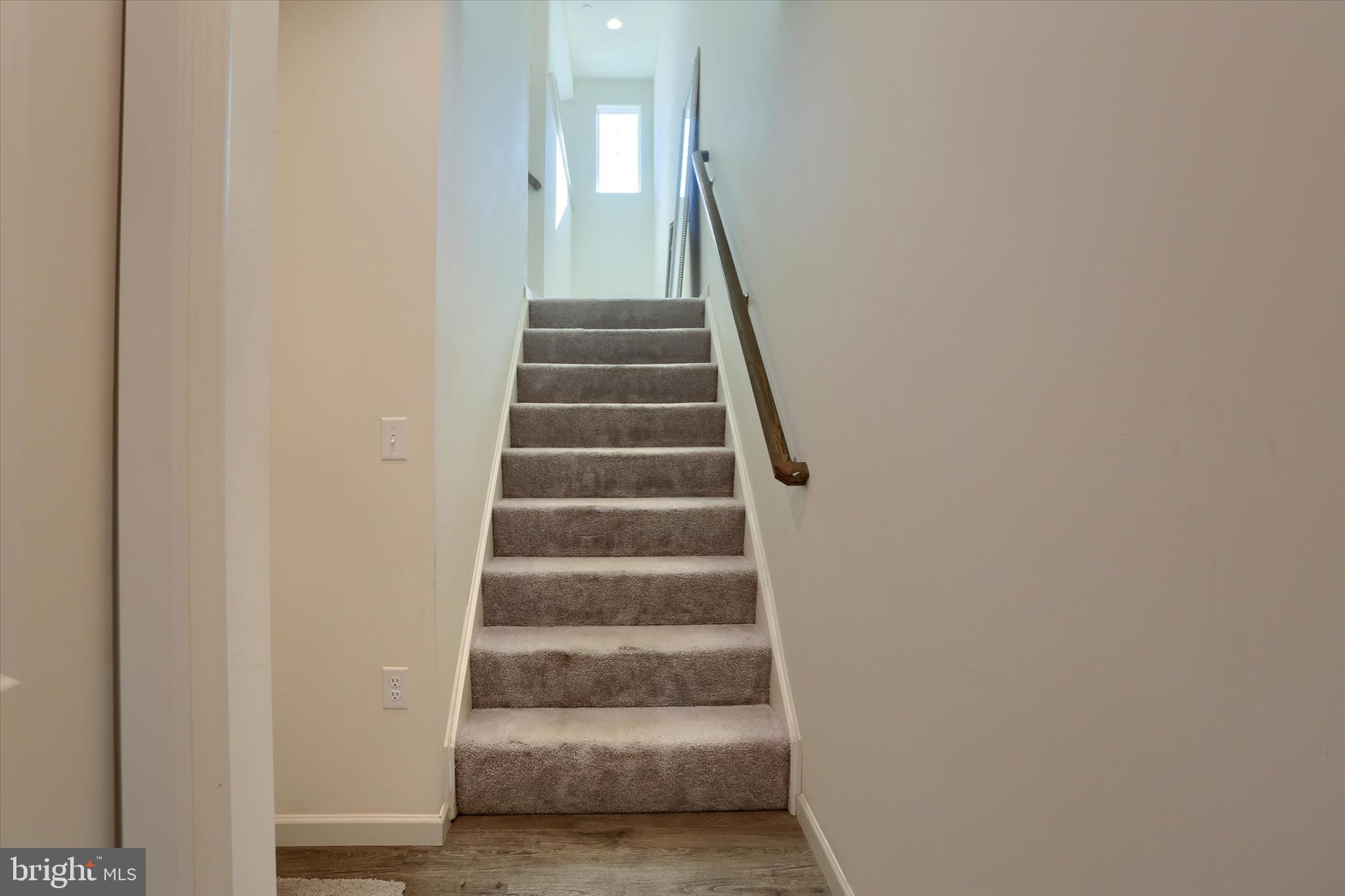 HANBURY COURT AT WINDING HILLS - Residential