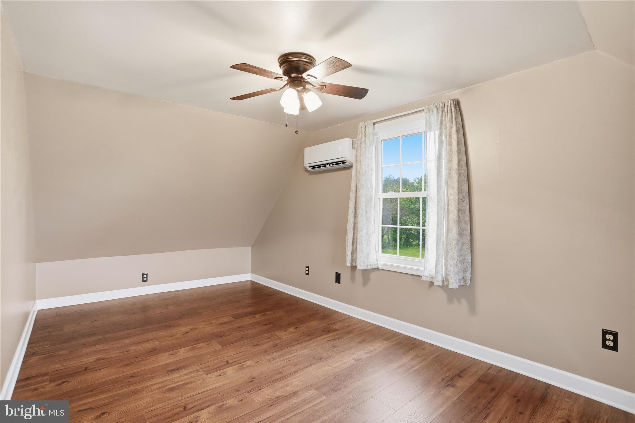 SHASTA EAST - Residential