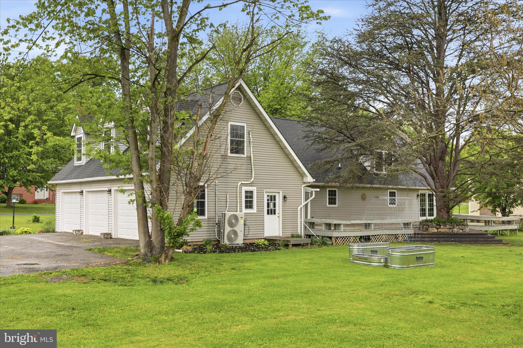 SHASTA EAST - Residential