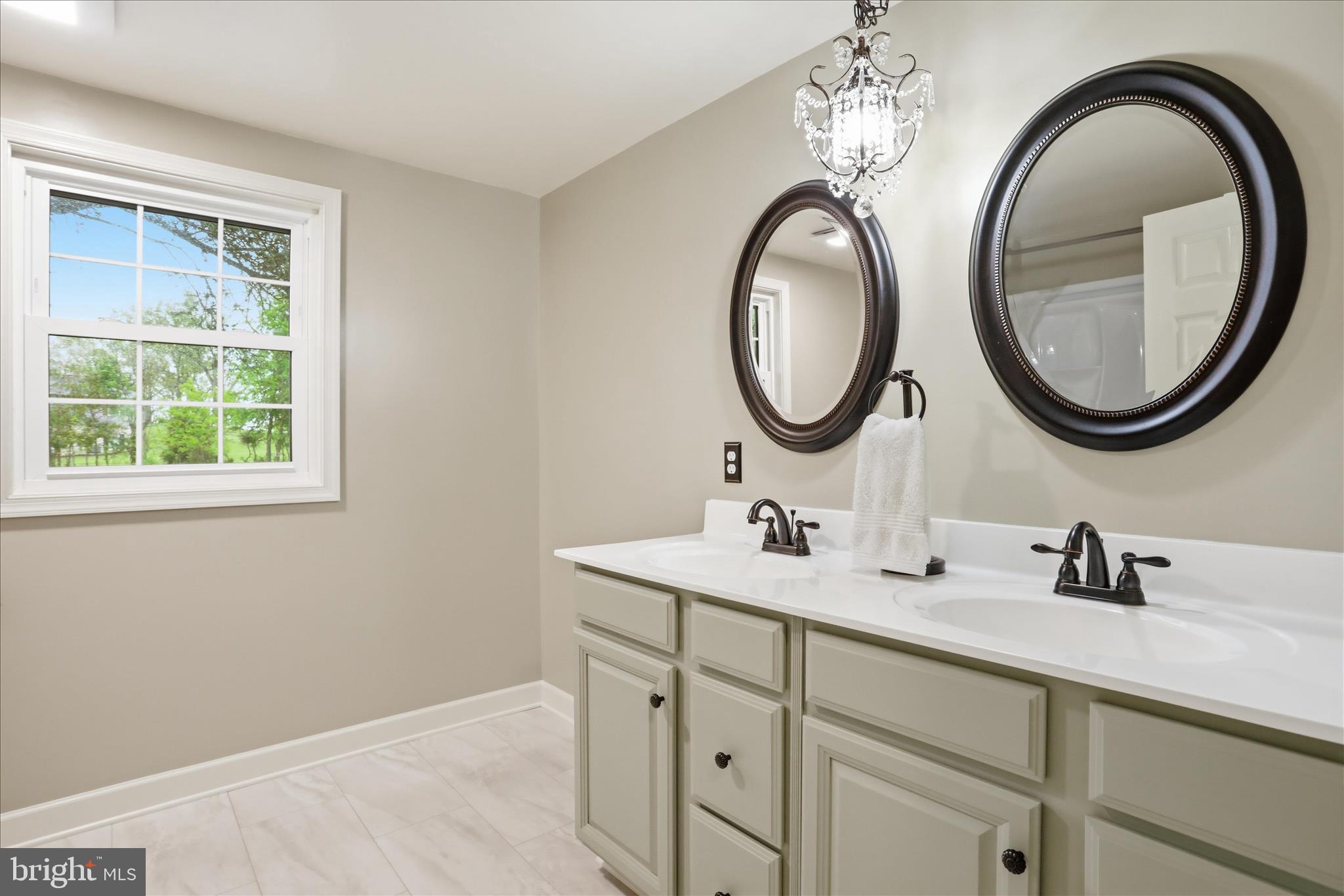 SHASTA EAST - Residential