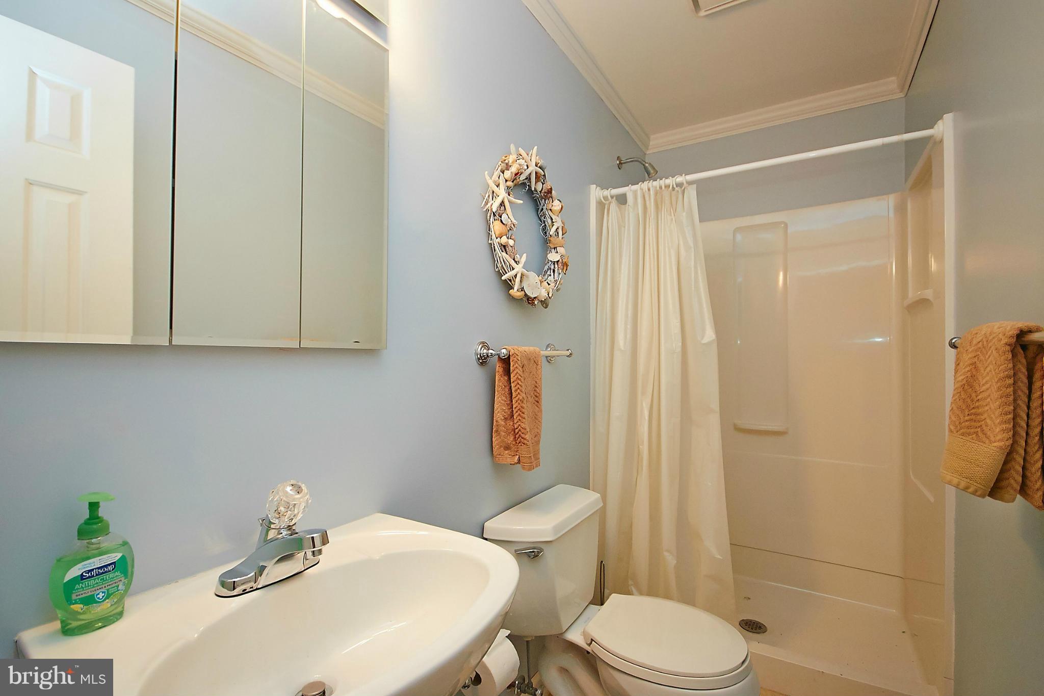 PINECREST - Residential