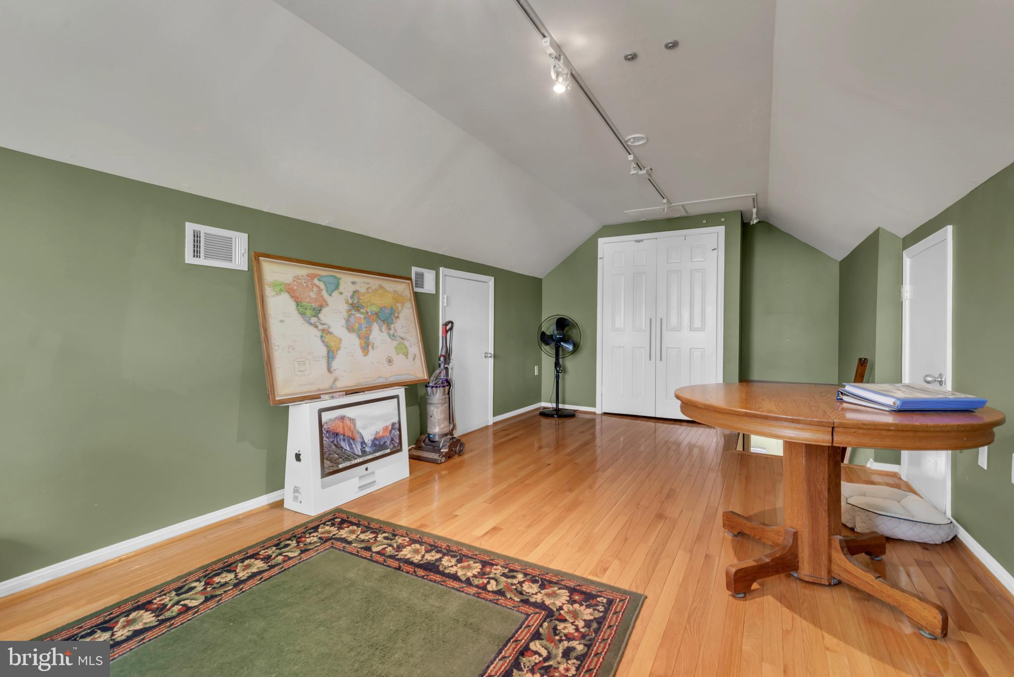 TANTALLON ON THE POTOMAC - Residential