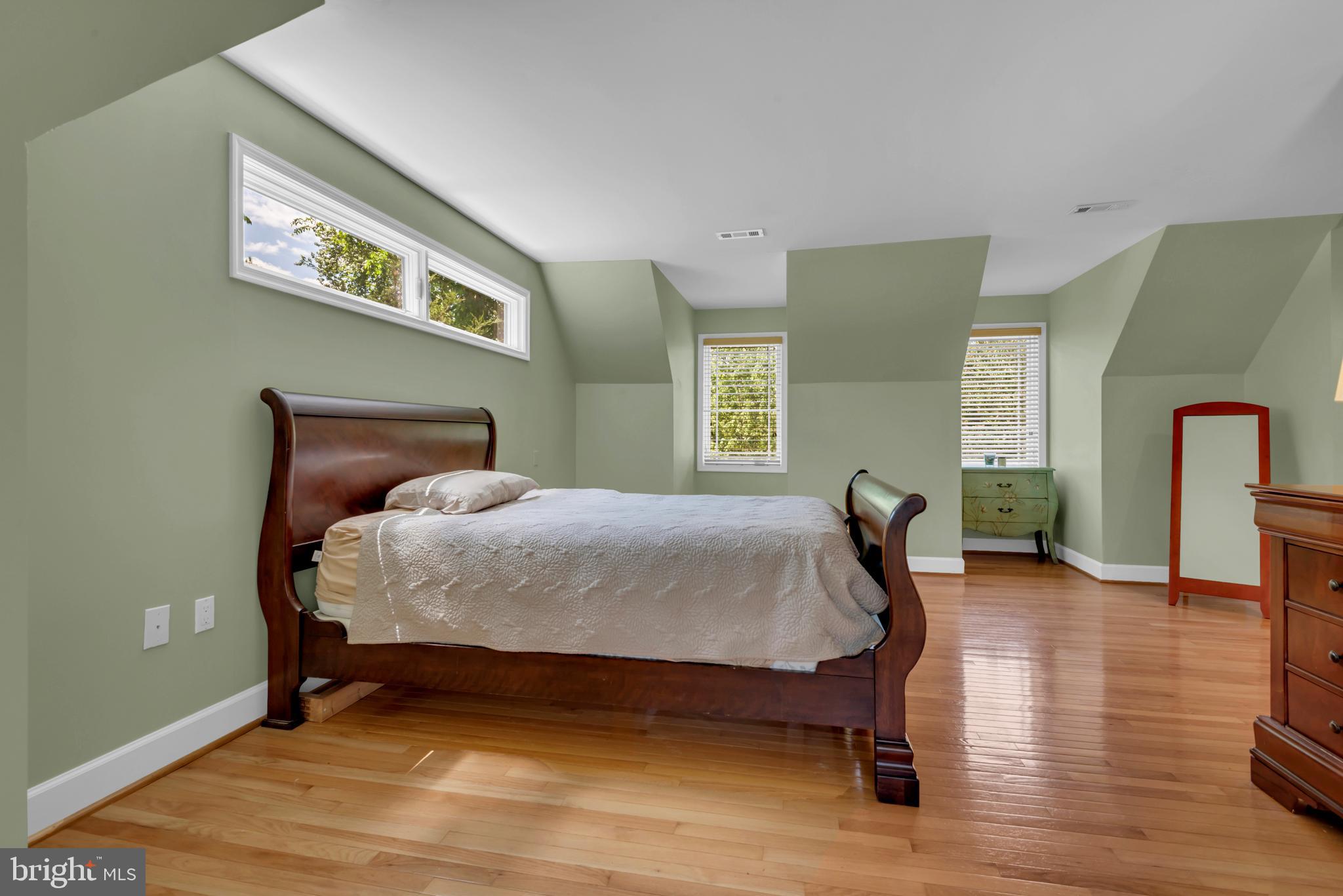 TANTALLON ON THE POTOMAC - Residential