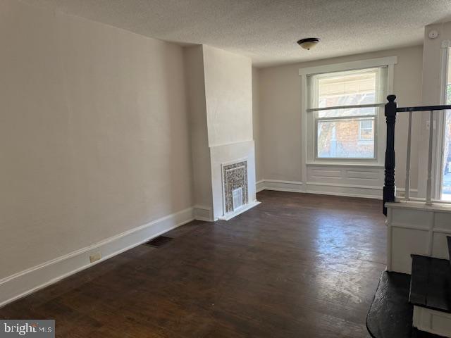 Welcome to 252 N Wilton St – a freshly updated 3-bedroom, 1-bathroom home in West Philadelphia. This spacious property features hardwood floors, an updated kitchen with modern finishes, and central heat for year-round comfort. With generous living space and a convenient layout, this home is move-in ready and perfect for comfortable city living.
Schedule a showing today and make this beautiful West Philadelphia rental your new home!