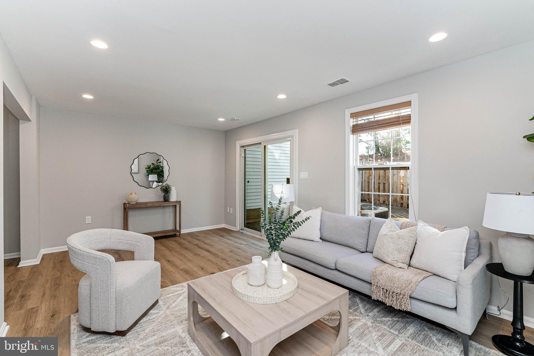 DALE CITY - Residential