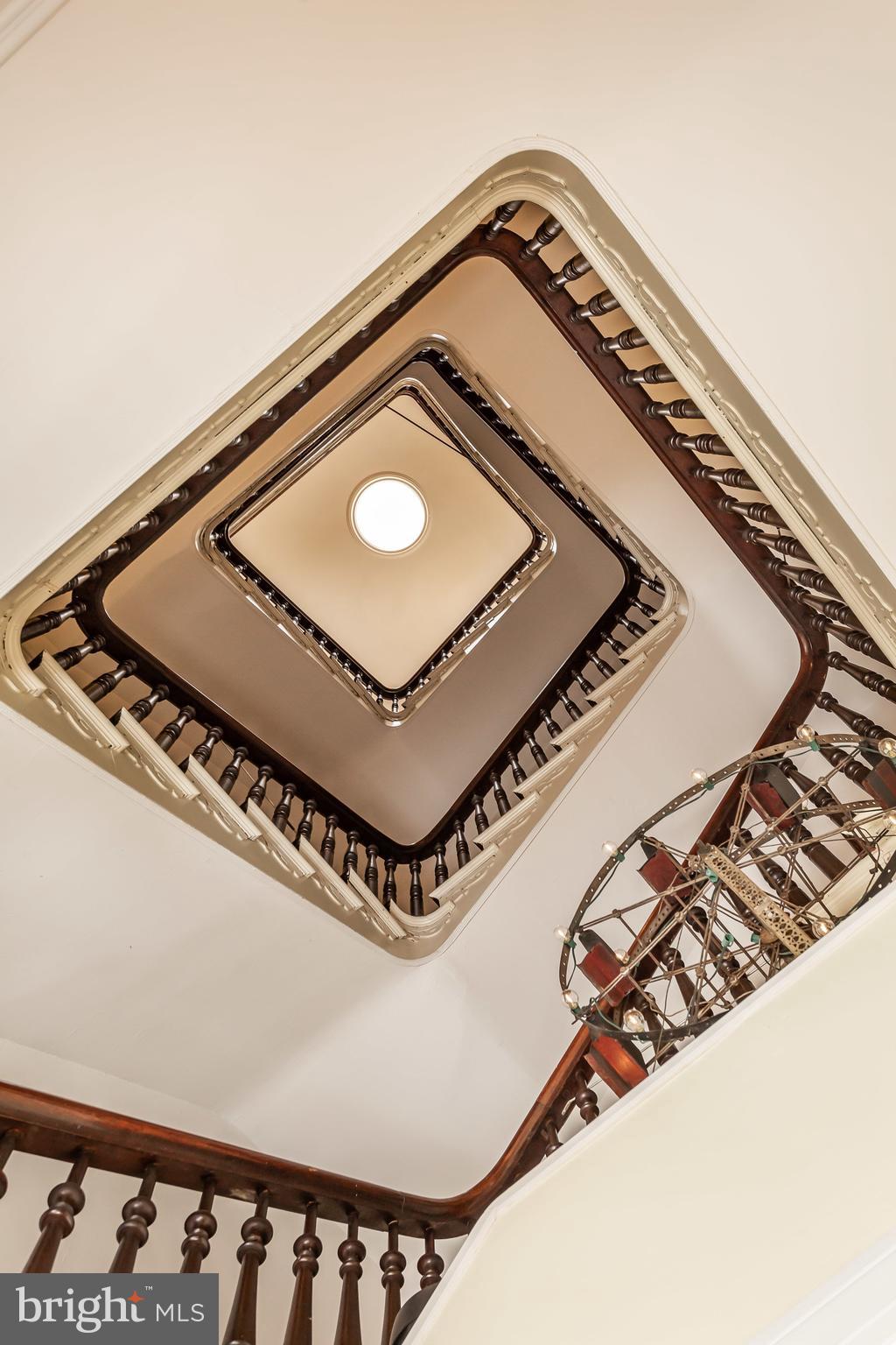 BOLTON HILL HISTORIC DISTRICT - Residential Income