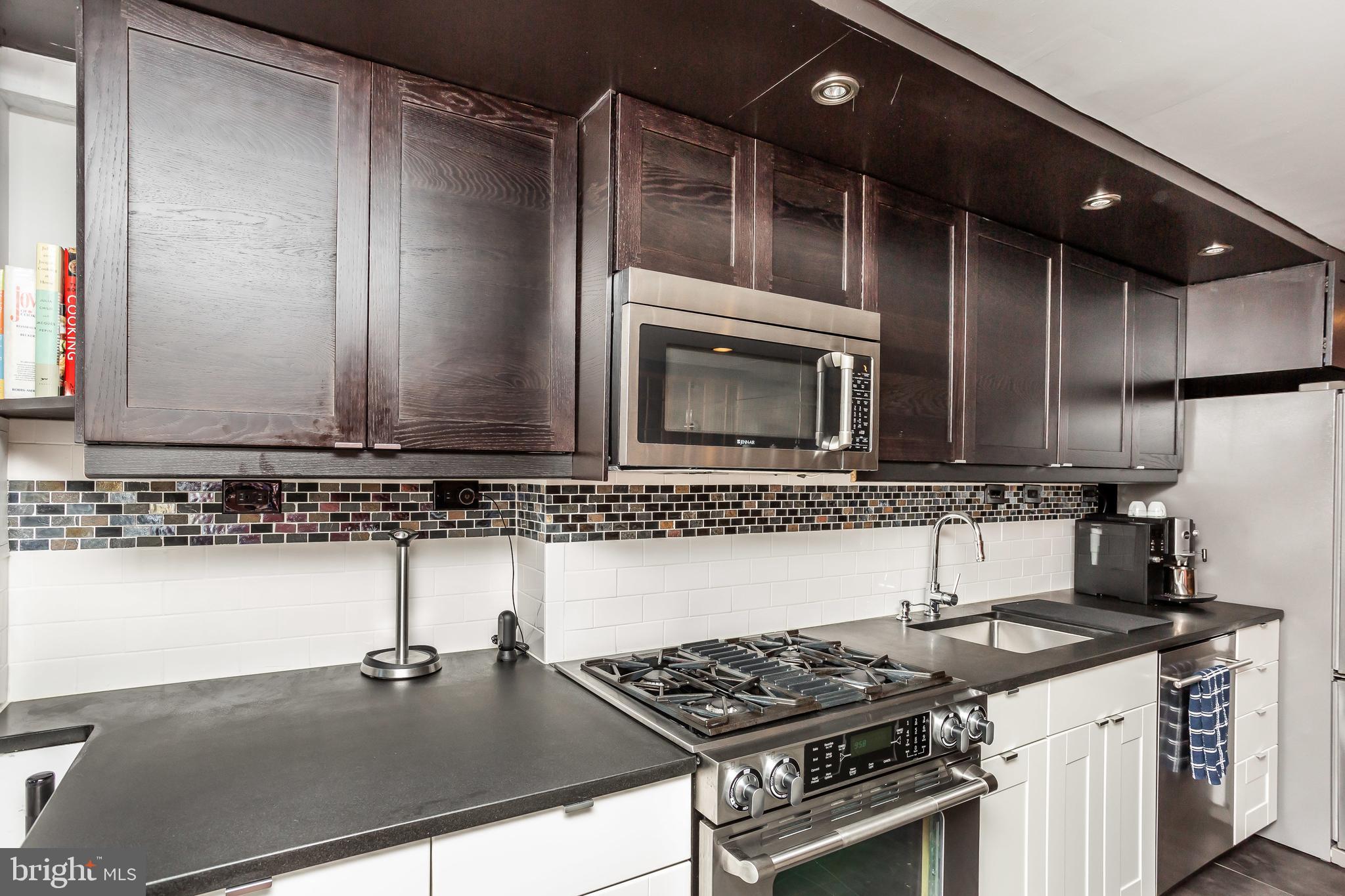 BOLTON HILL HISTORIC DISTRICT - Residential Income