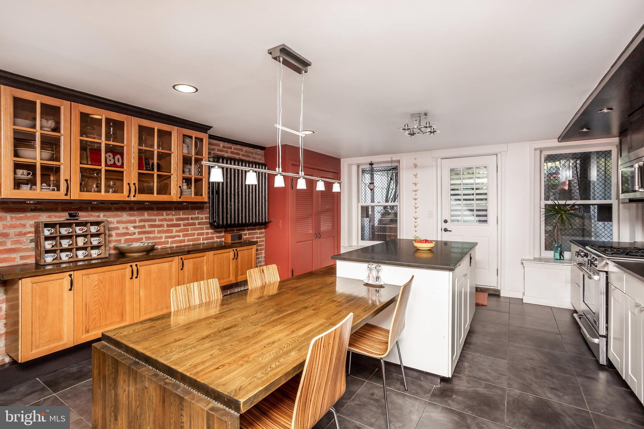 BOLTON HILL HISTORIC DISTRICT - Residential Income