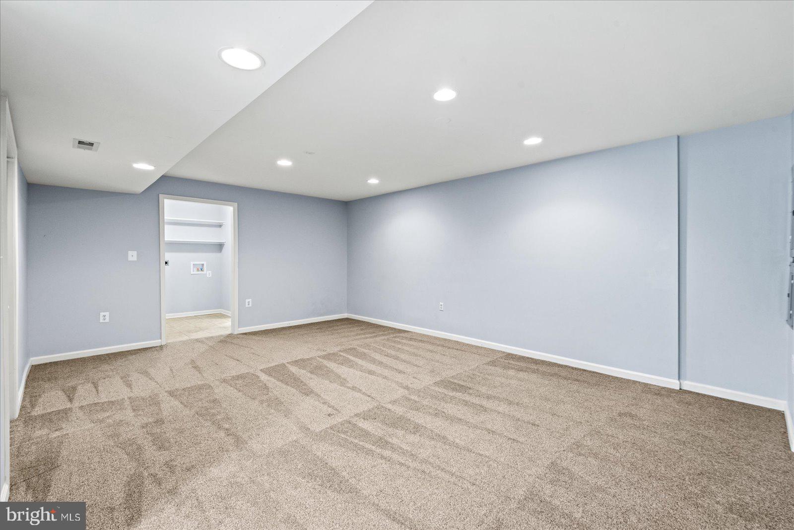 FERRY DOCK CROSSING - Residential