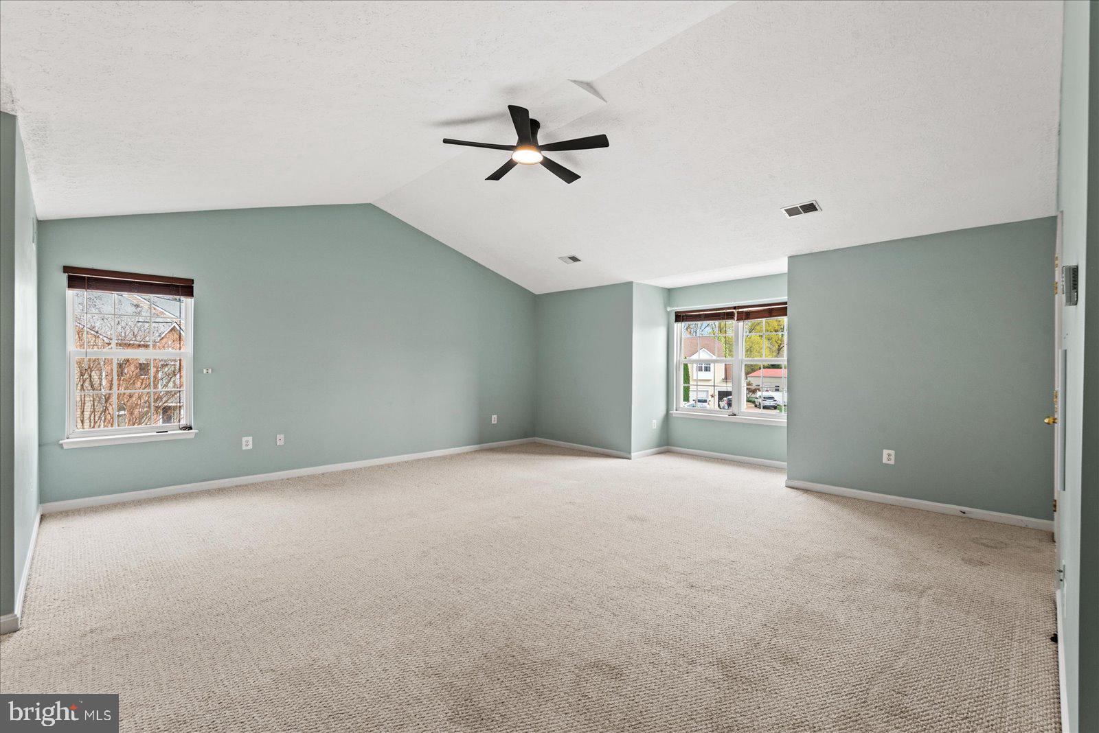 FERRY DOCK CROSSING - Residential