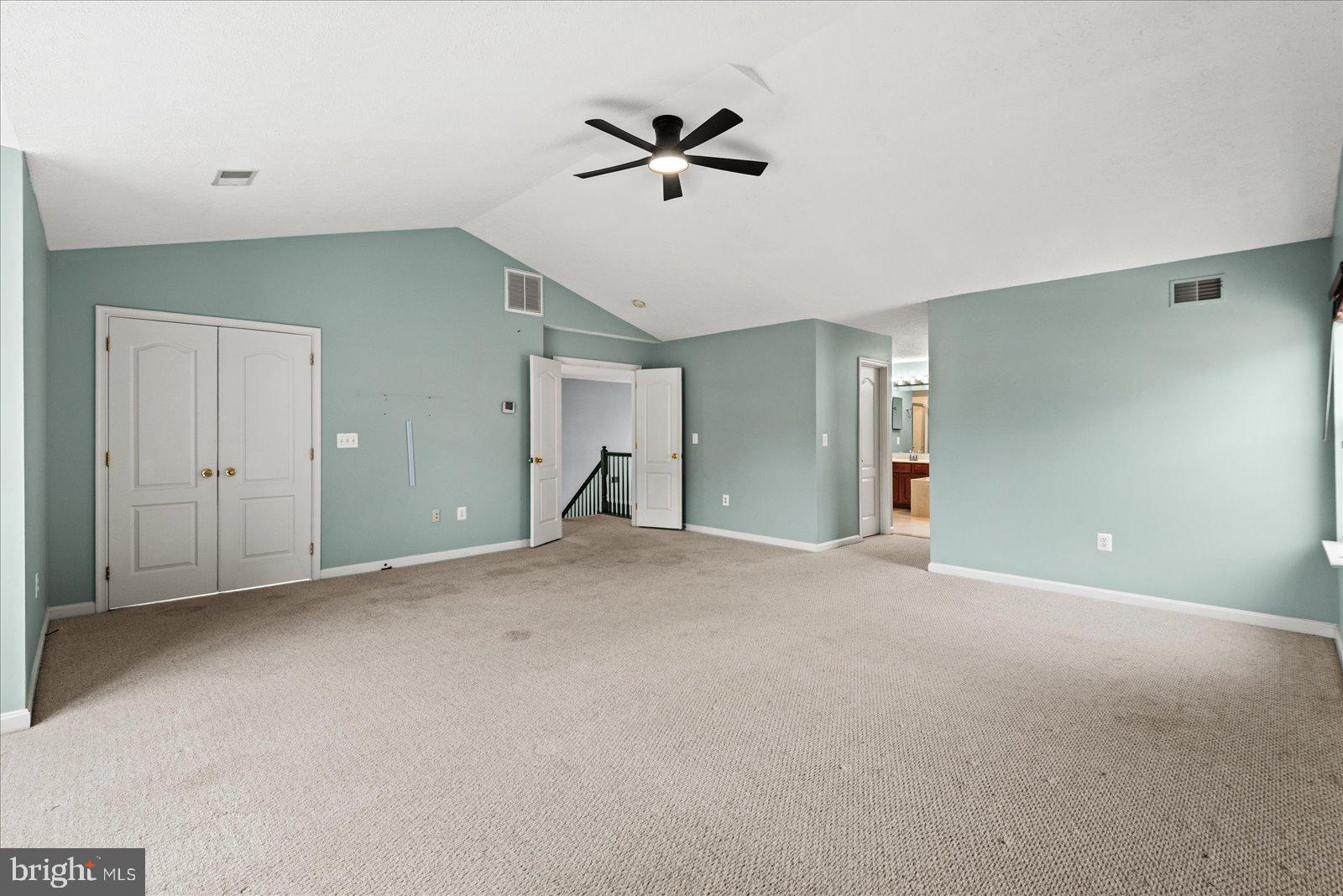 FERRY DOCK CROSSING - Residential