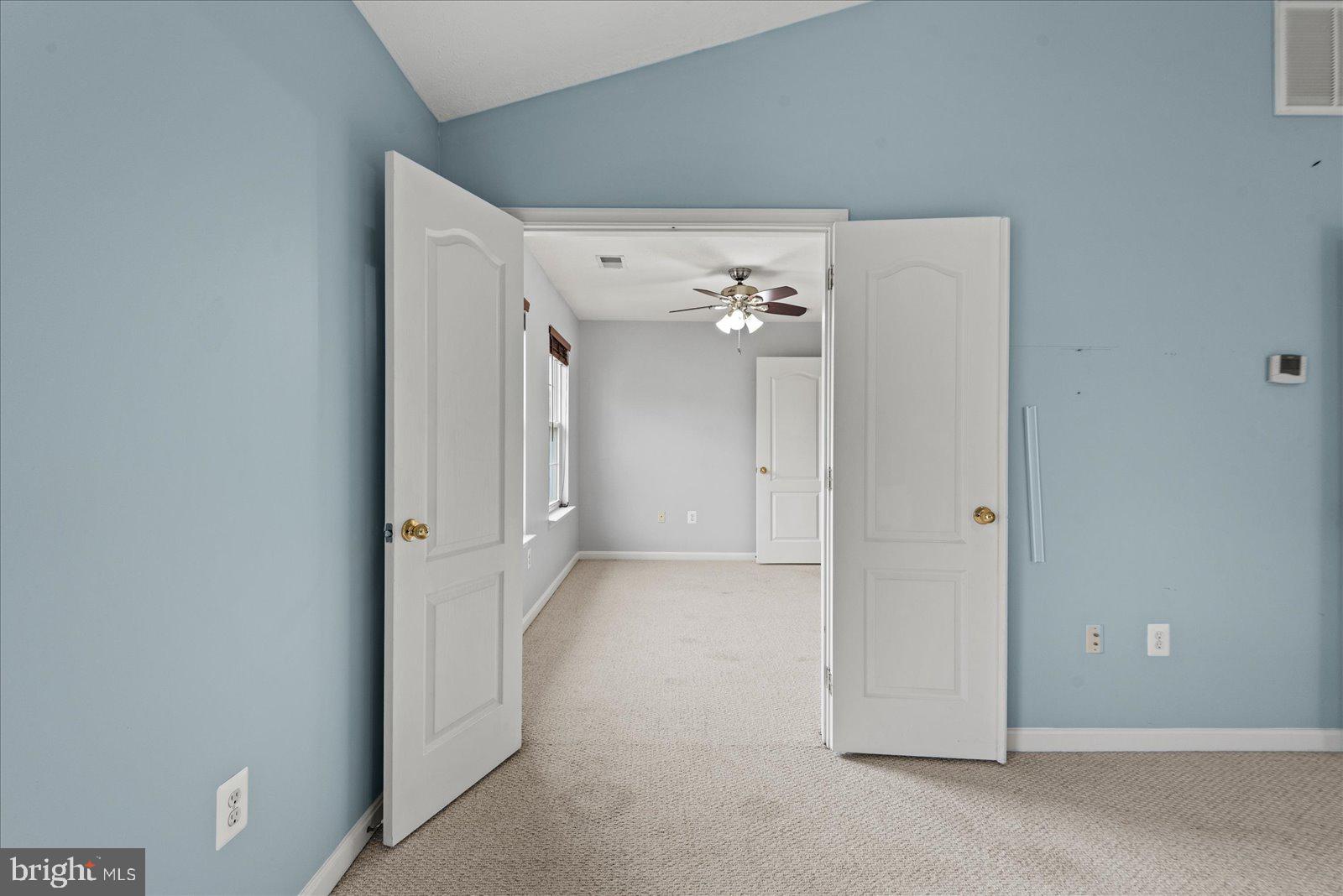 FERRY DOCK CROSSING - Residential