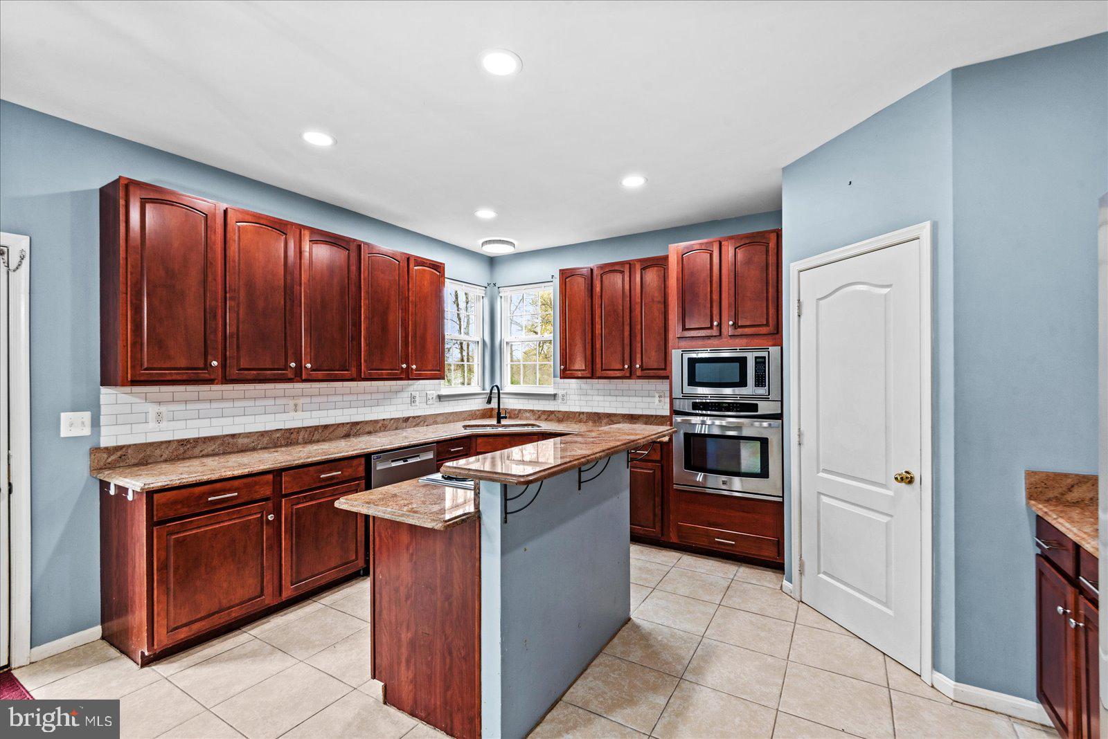 FERRY DOCK CROSSING - Residential