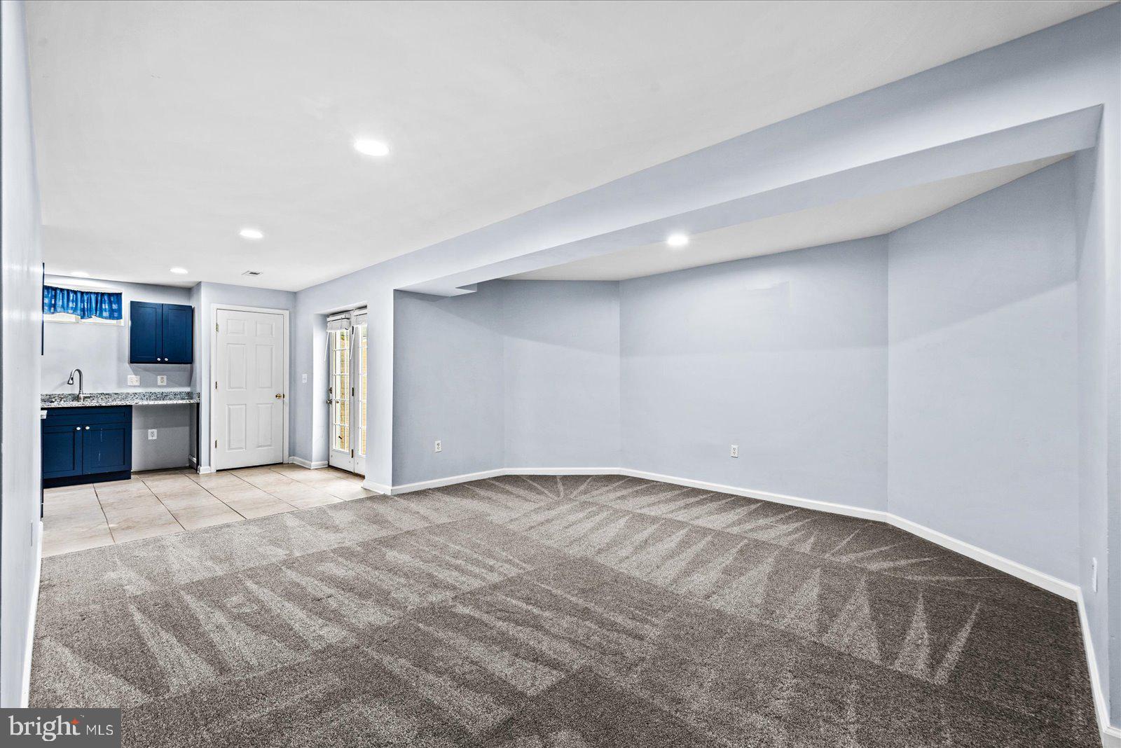 FERRY DOCK CROSSING - Residential