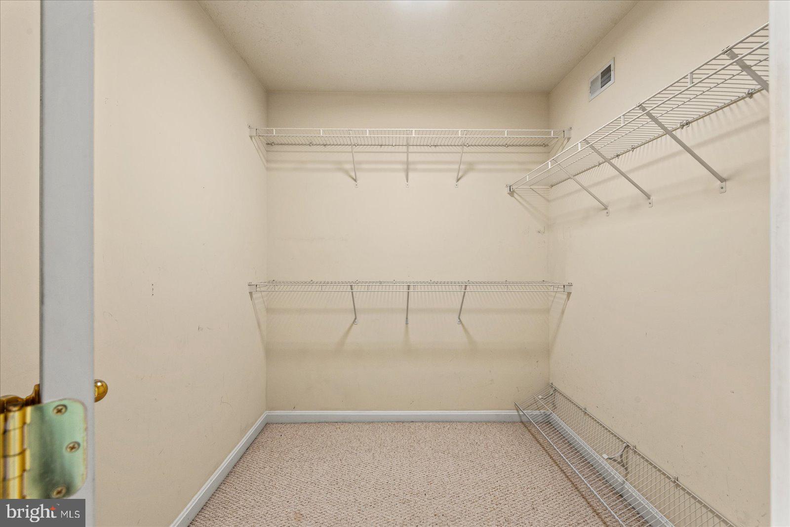 FERRY DOCK CROSSING - Residential