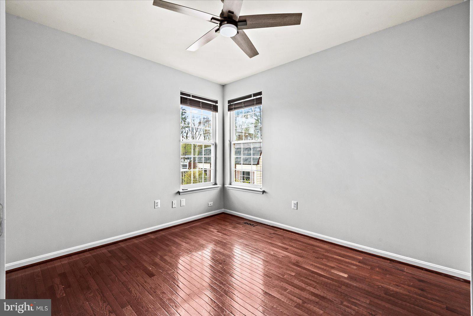 FERRY DOCK CROSSING - Residential