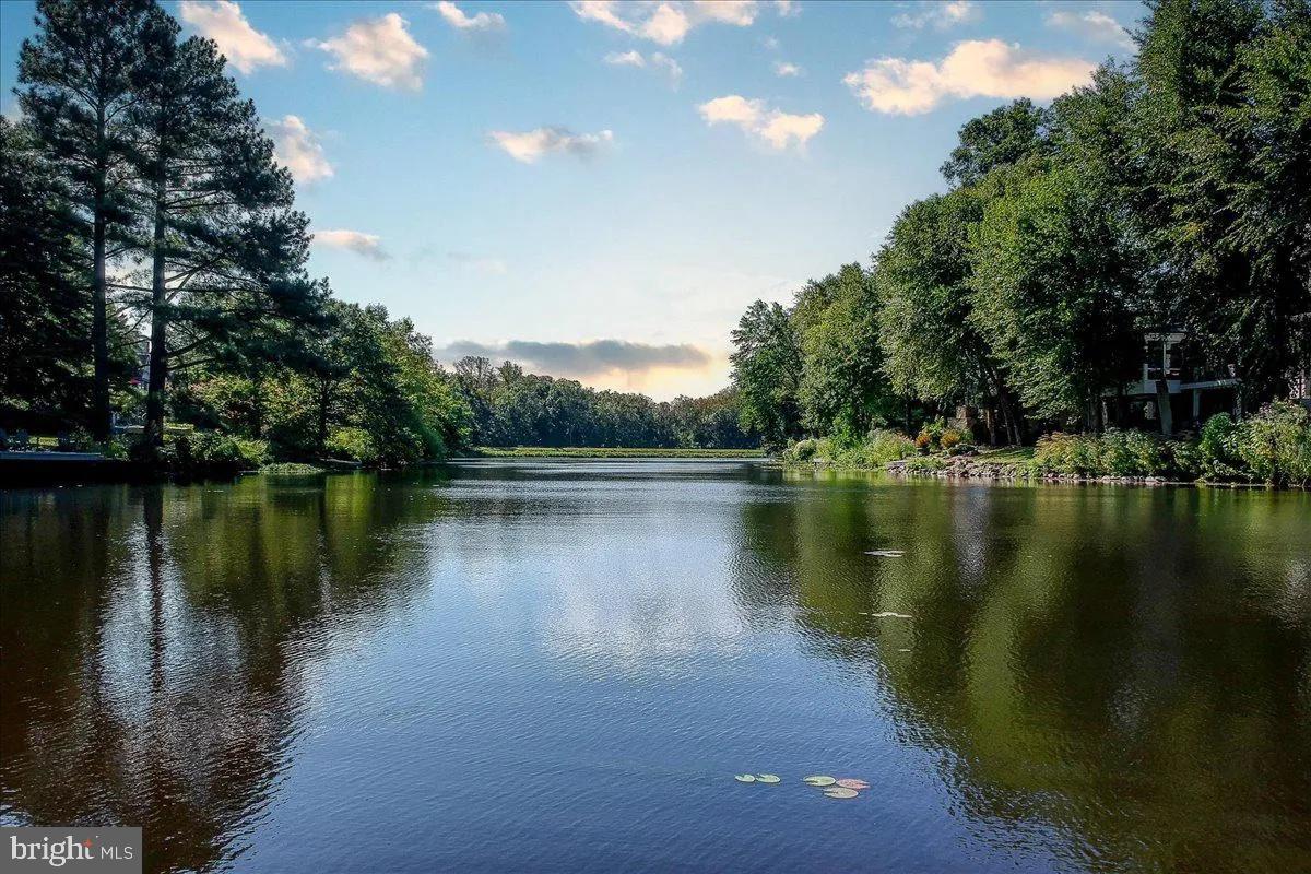 1460 WATERFRONT ROAD