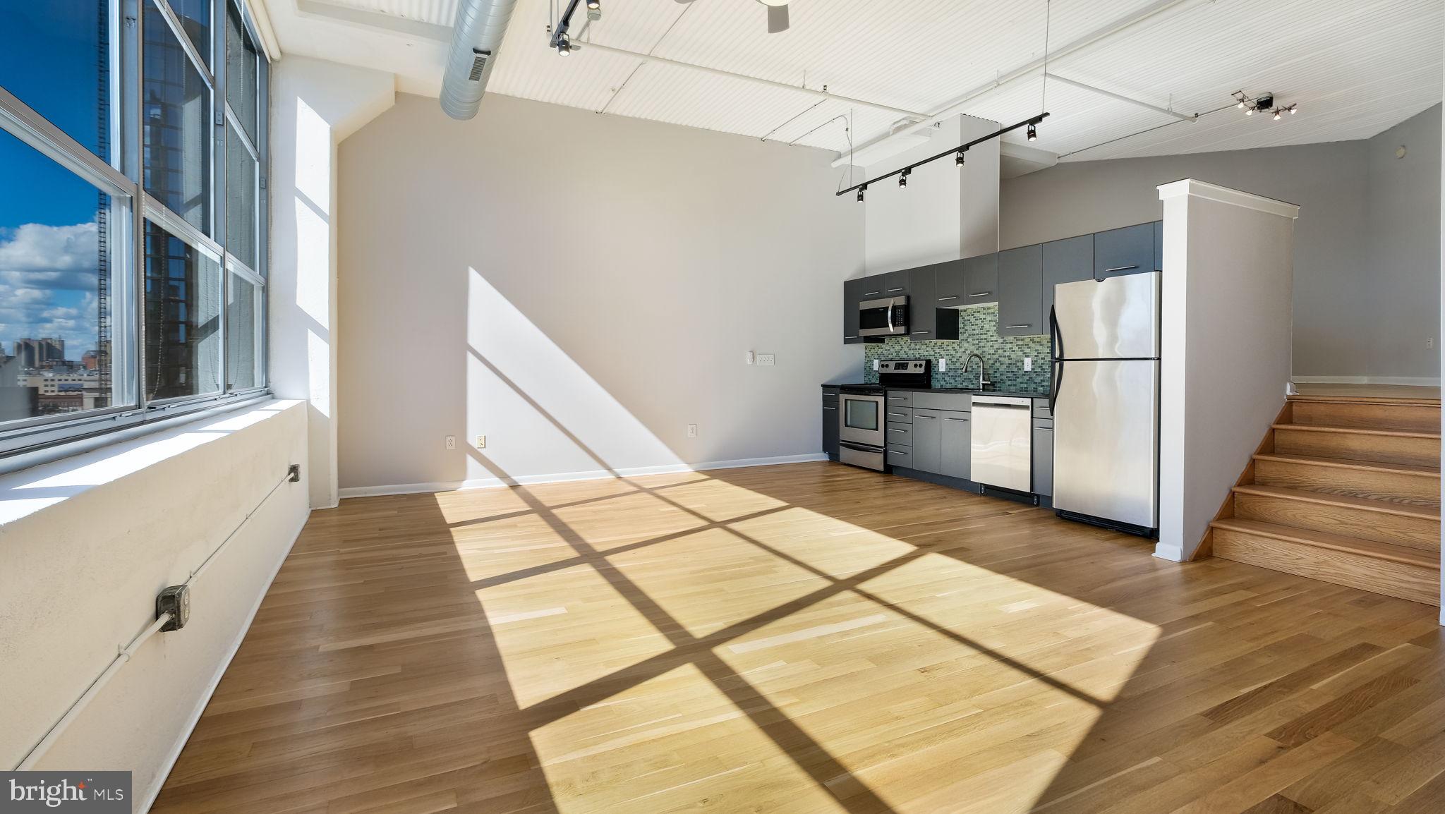 2200 ARCH STREET 910