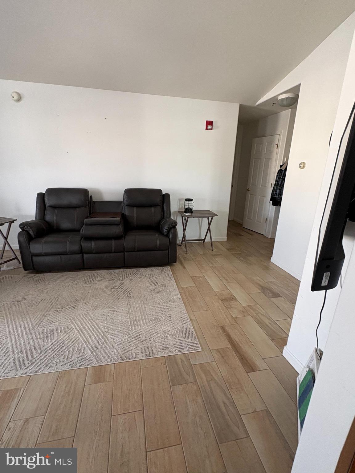 HEARTHSTONE MANOR - Residential