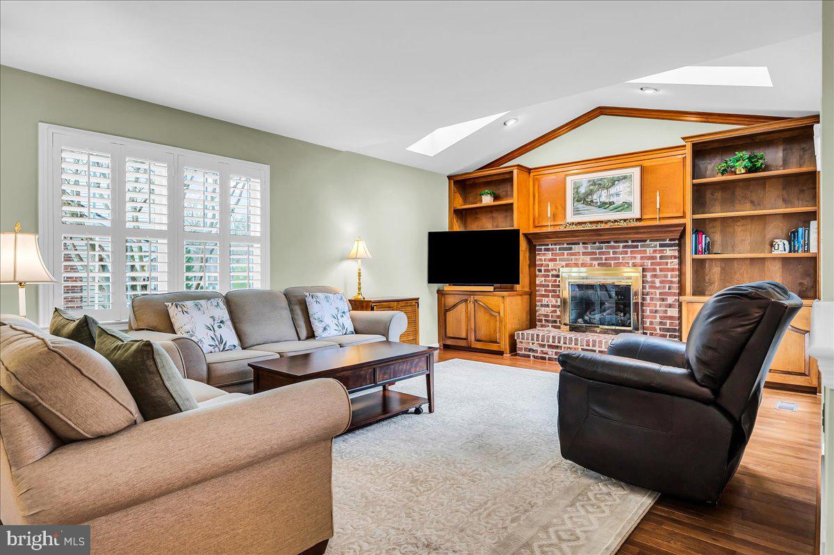 CHARTWELL - Residential