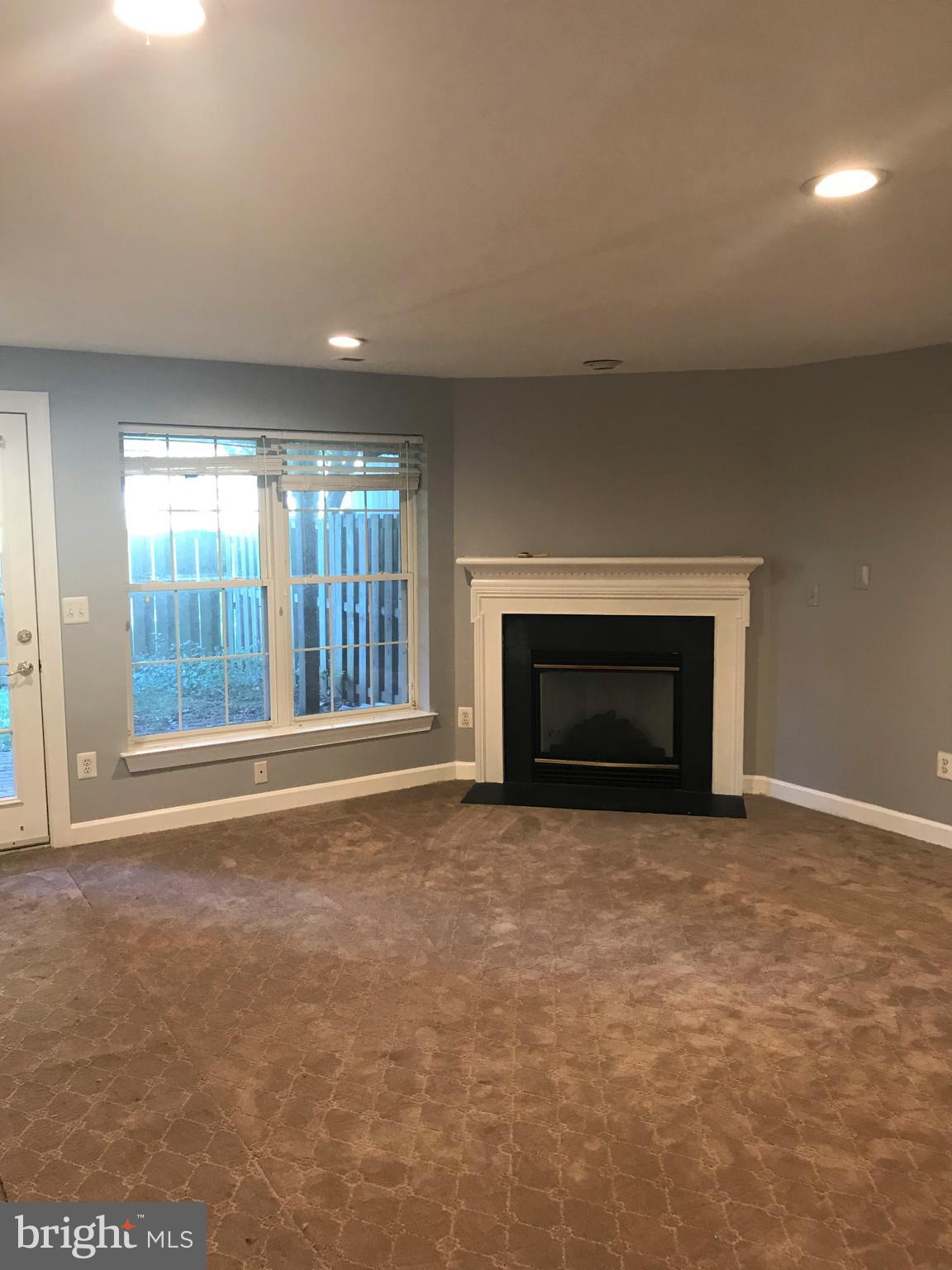 PRINCE WILLIAM COMMONS - Residential Lease