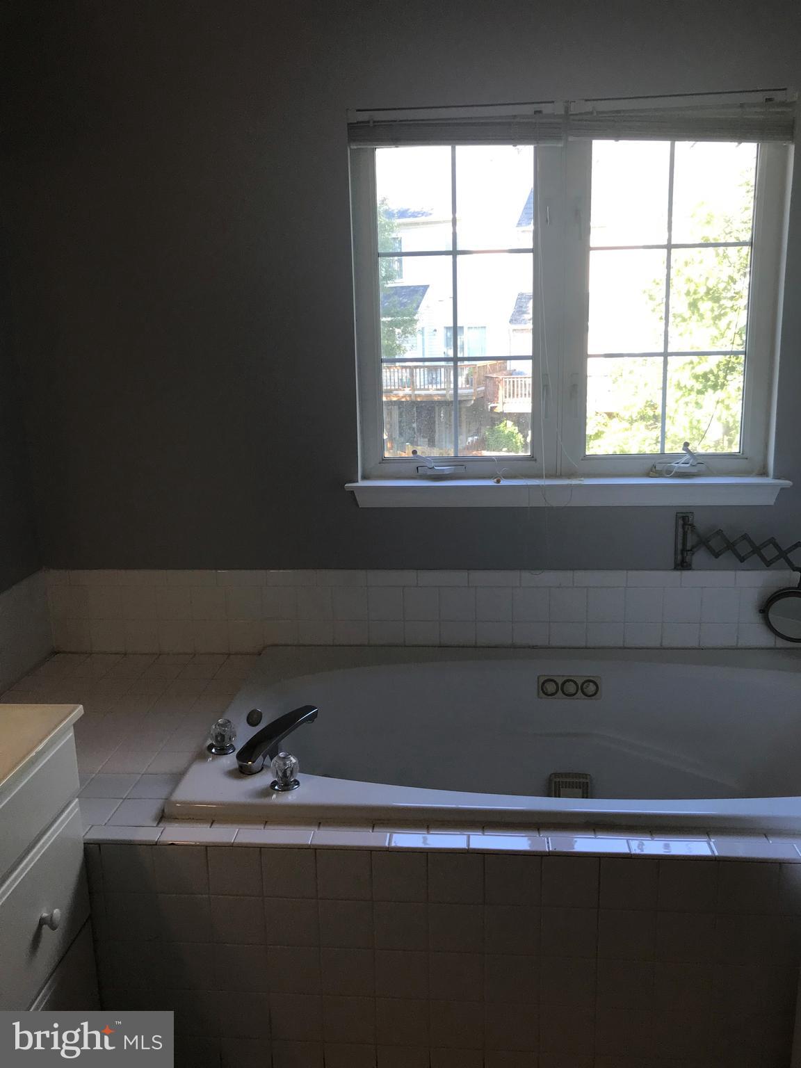 PRINCE WILLIAM COMMONS - Residential Lease