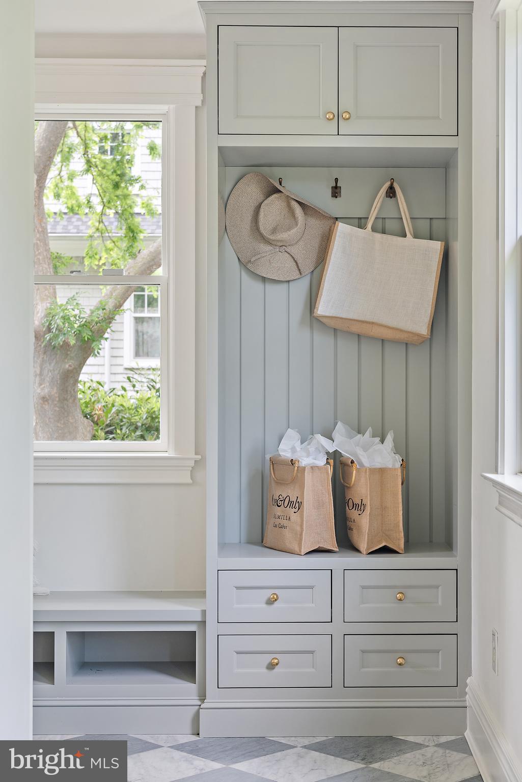 MURRAY HILL - Residential