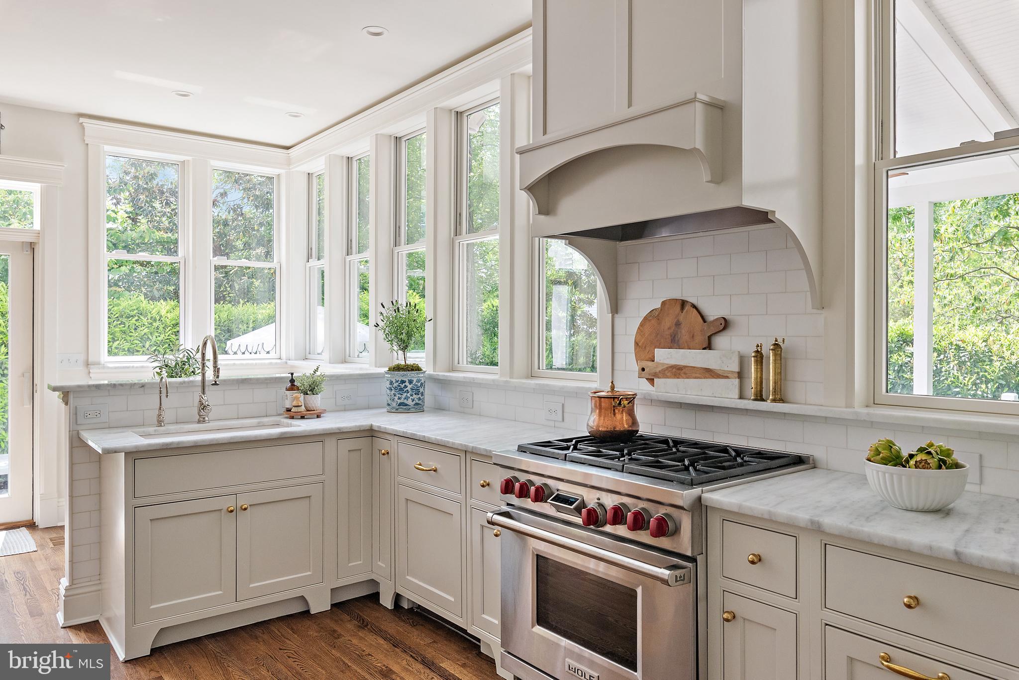 MURRAY HILL - Residential