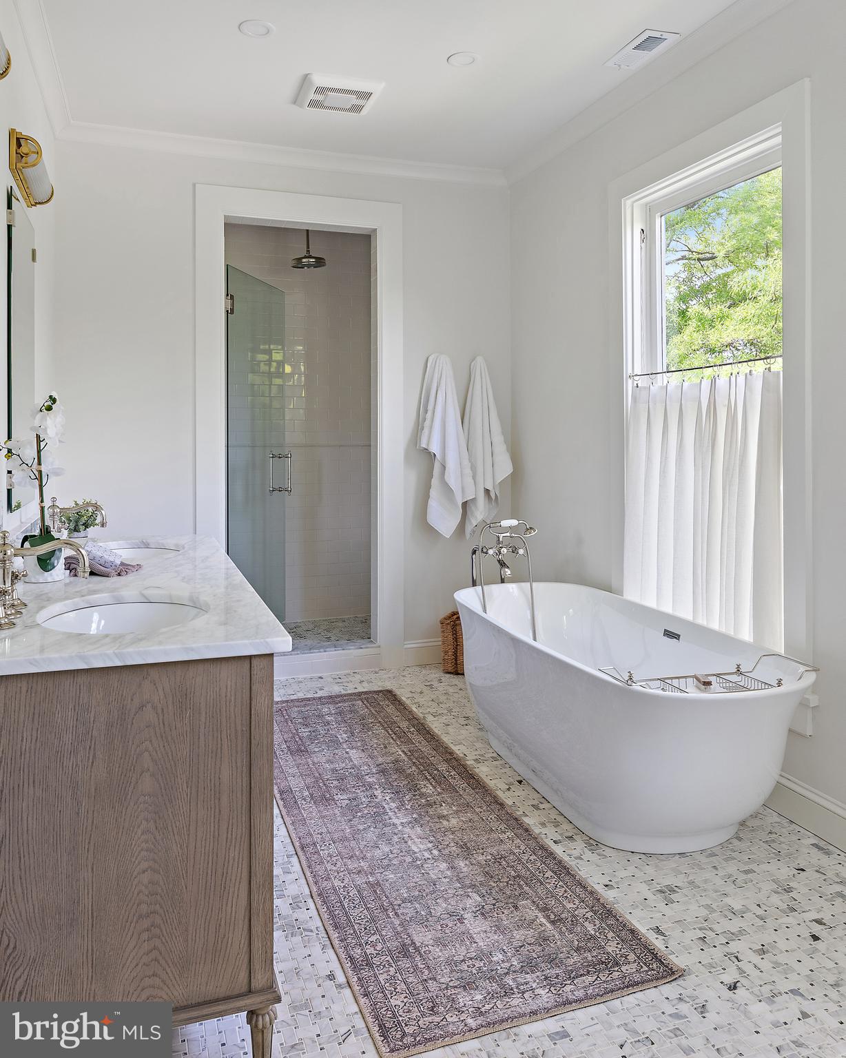 MURRAY HILL - Residential