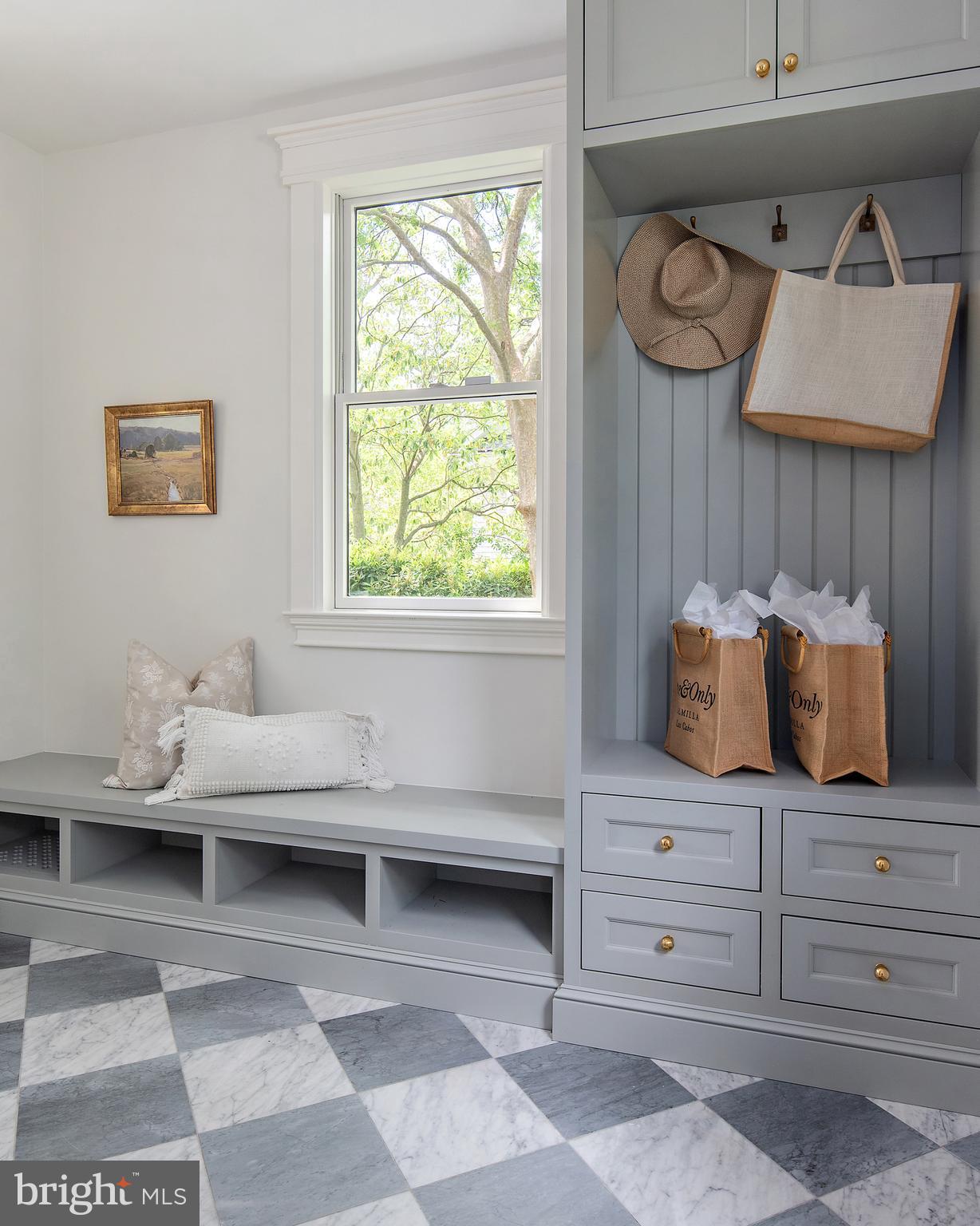 MURRAY HILL - Residential