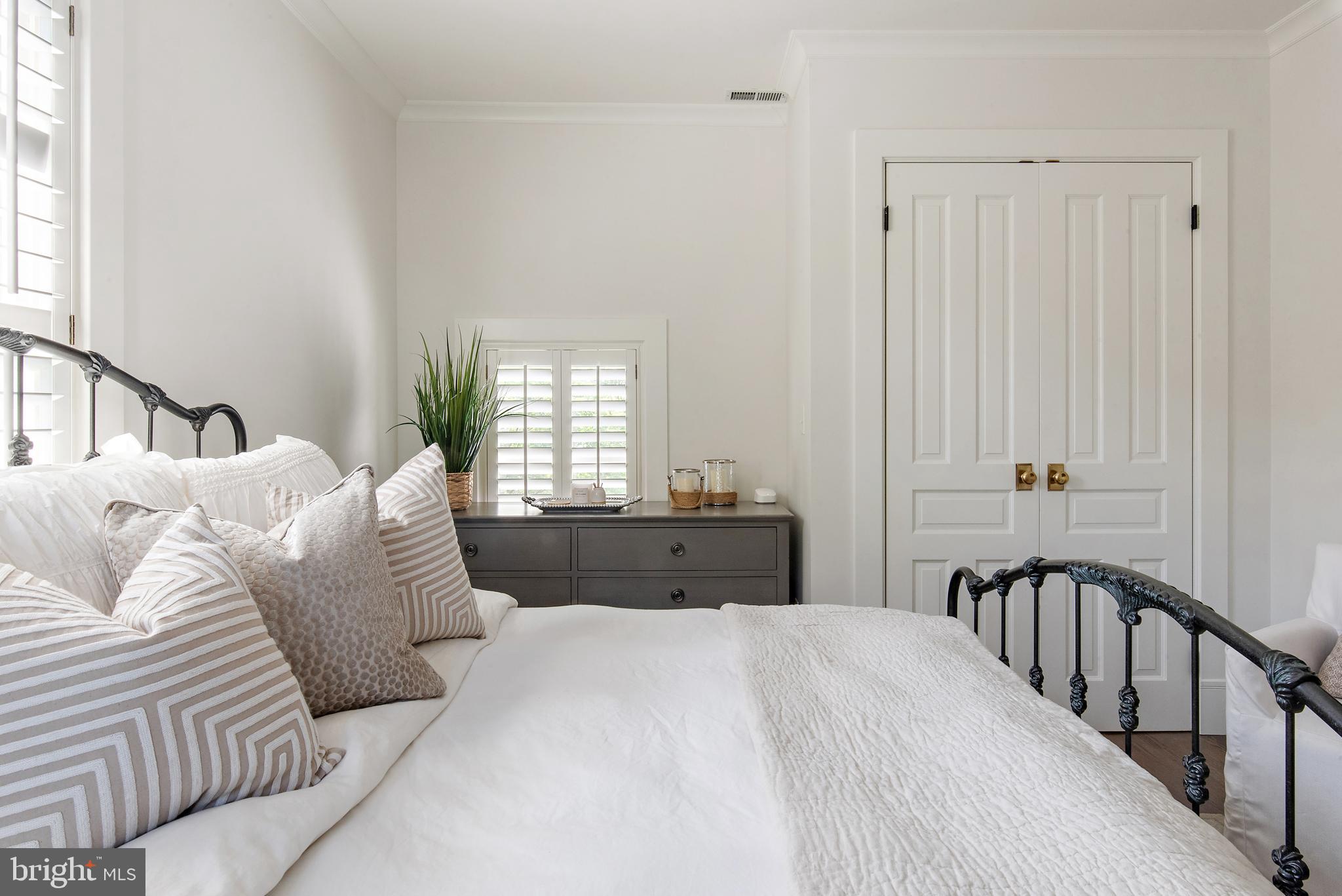 MURRAY HILL - Residential