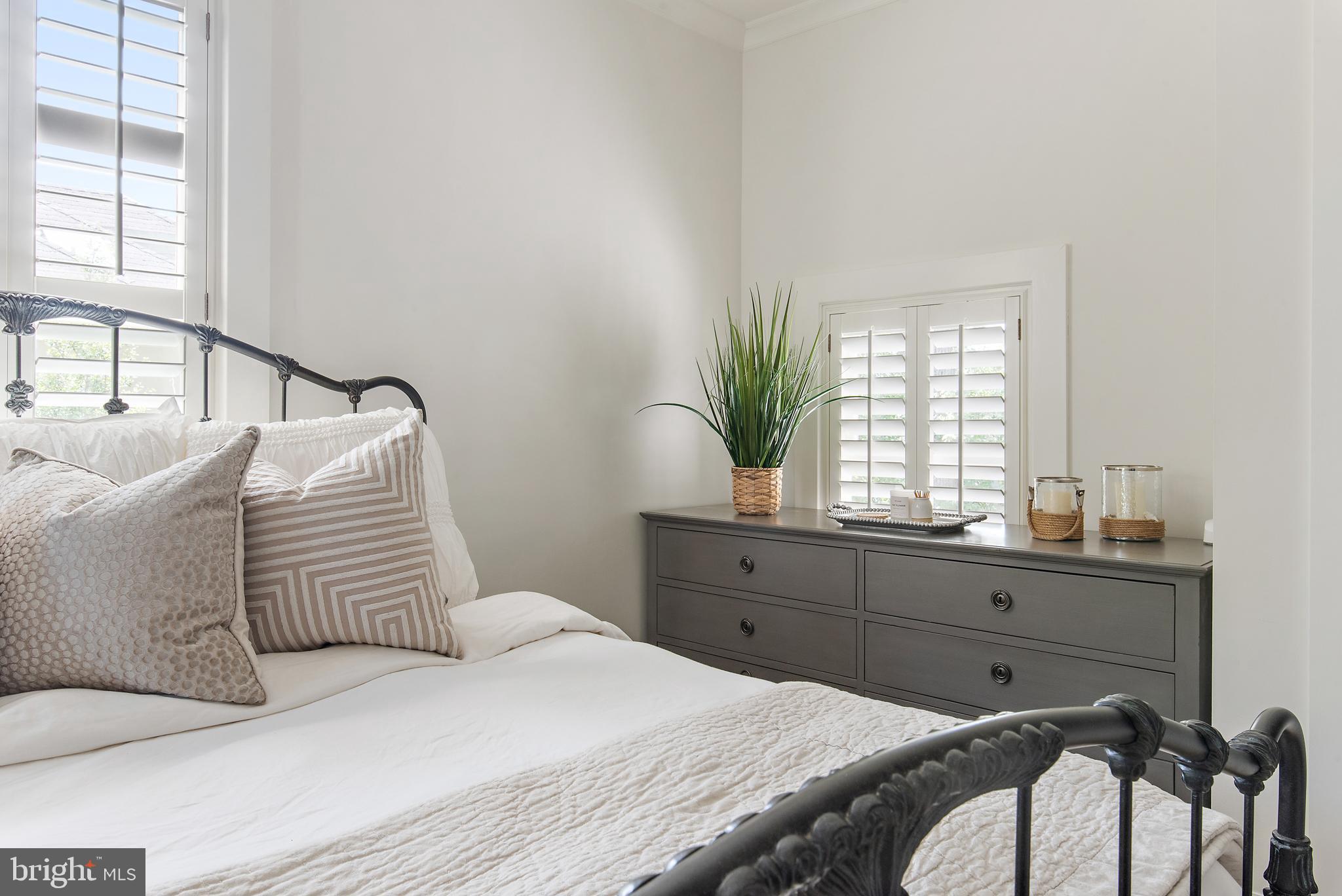 MURRAY HILL - Residential