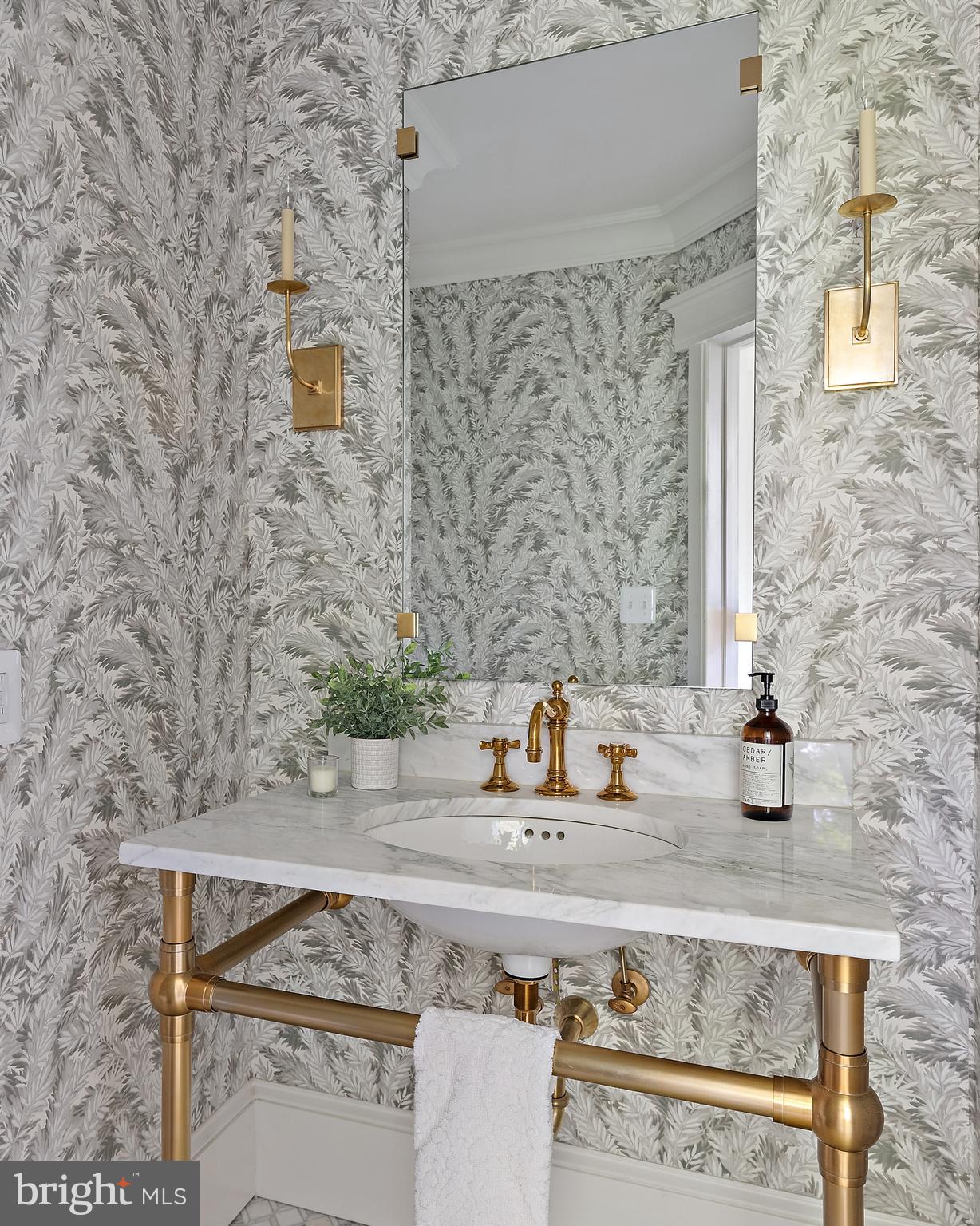 MURRAY HILL - Residential