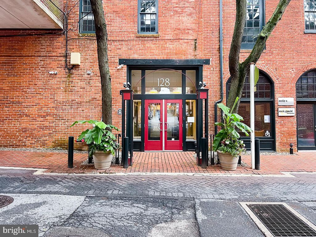 Photo of 128 E Grant Street #301, LANCASTER, PA 17602 (MLS # PALA2064564)