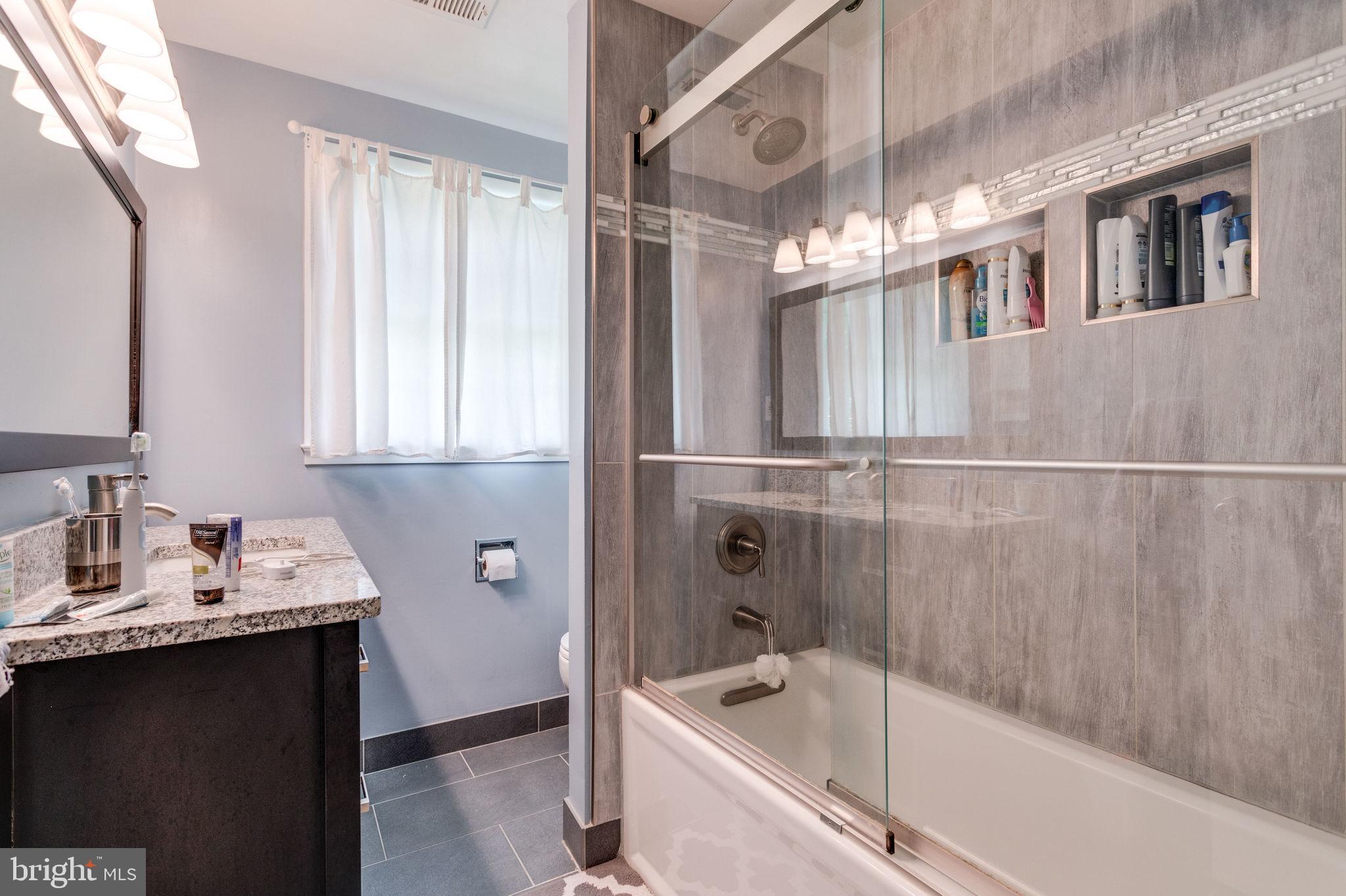 MANTUA HILLS - Residential