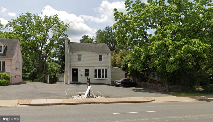 819 W Broad represents an Owner User Redevelopment opportunity located in the City of Falls Church. This 0.33 AC lot features a 1,132 SF freestanding building with a huge backyard and a large standalone garage at the back of the property. Zoned B-1, this property is suitable for retail uses. This prime location offers a significant opportunity for commercial development, making it a coveted investment for potential buyers.