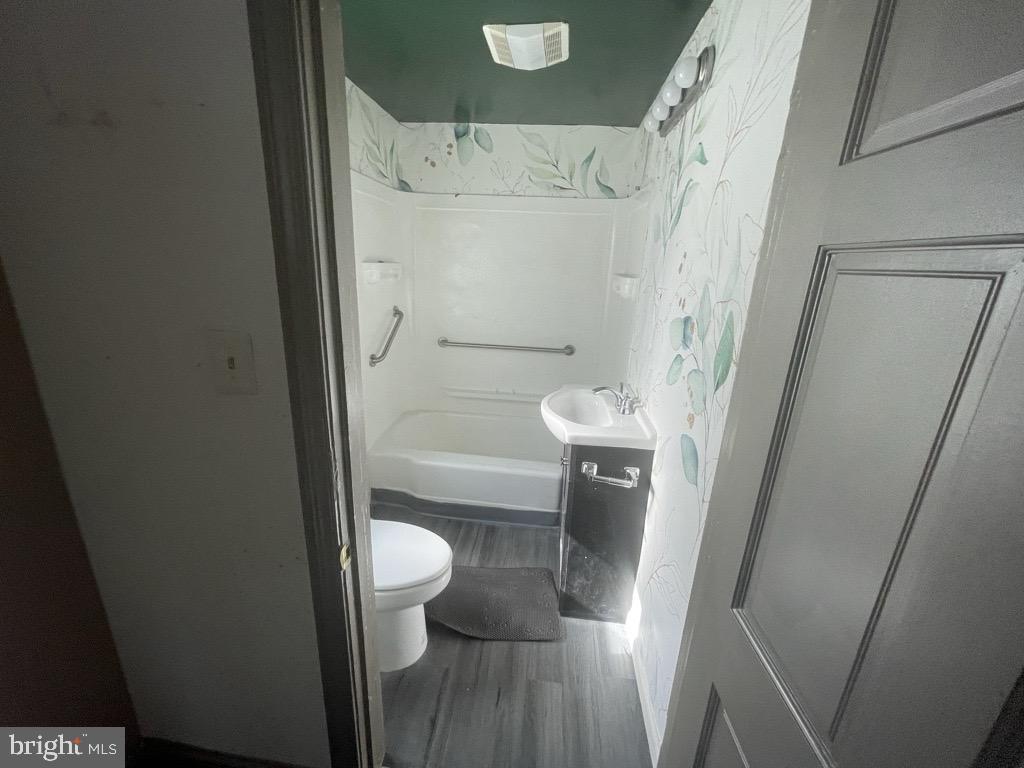 KERR'S ADDITION - Commercial Sale