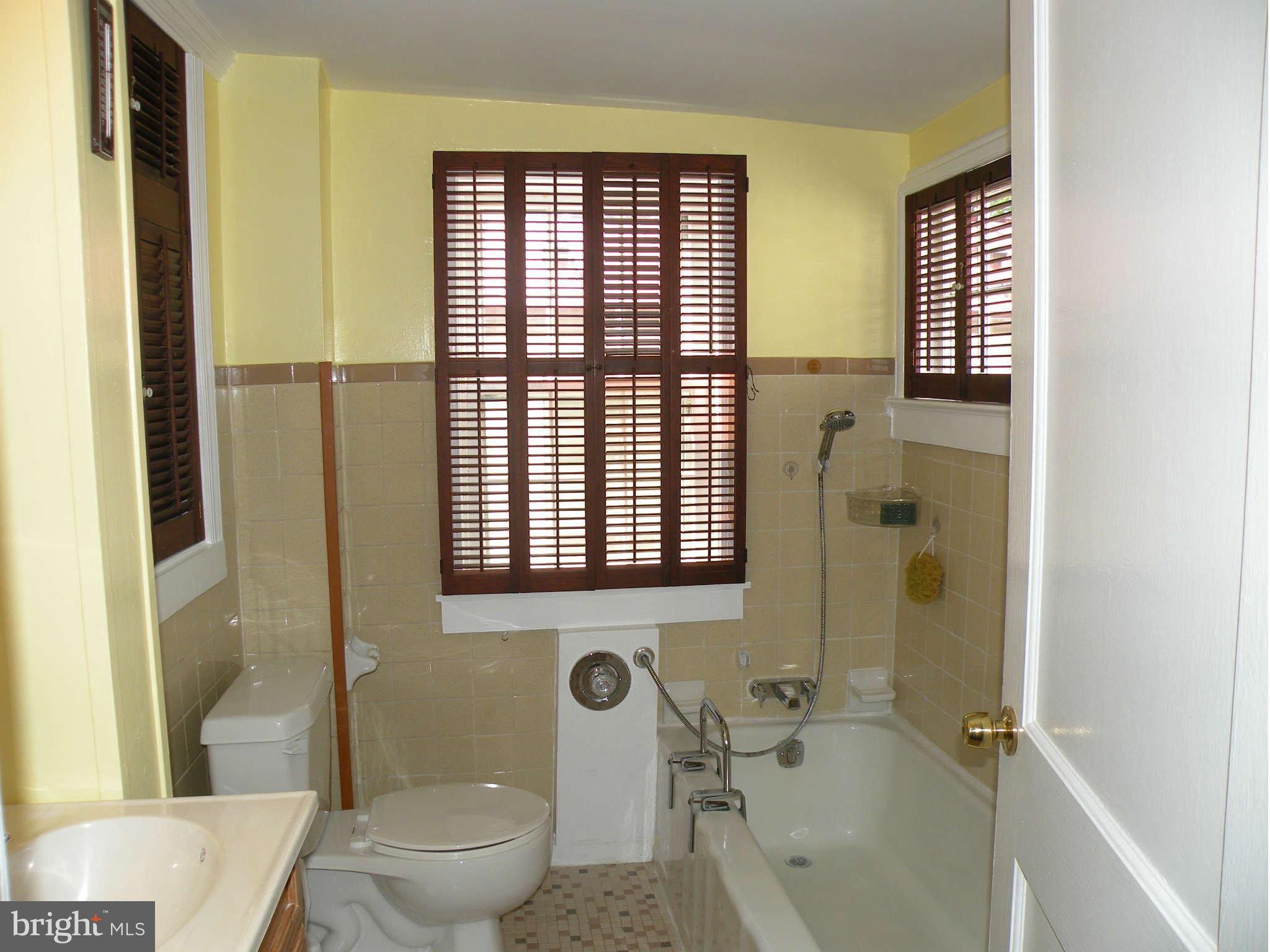 OLD TOWN - Residential Lease