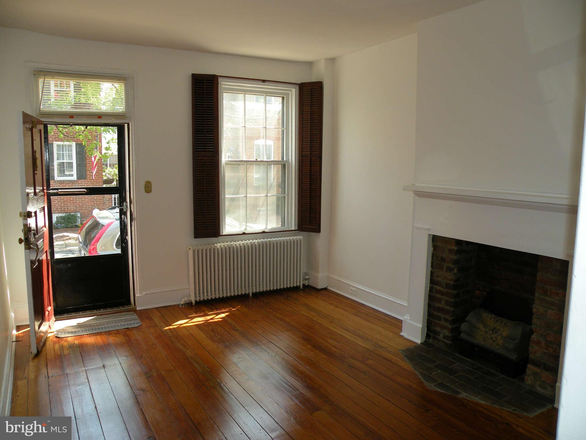 OLD TOWN - Residential Lease