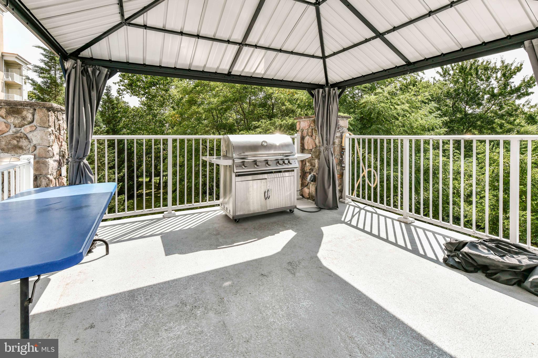 ISABELLA AT MONTICELLO MEWS - Residential