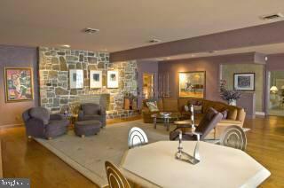 CAPTAINS HILL - Residential