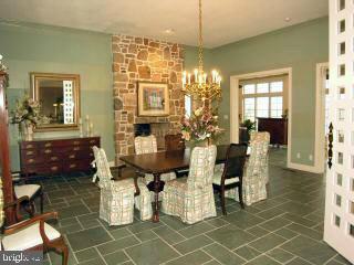 CAPTAINS HILL - Residential