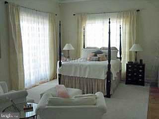 CAPTAINS HILL - Residential