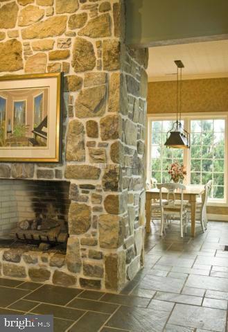 CAPTAINS HILL - Residential