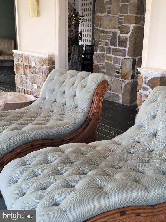 CAPTAINS HILL - Residential