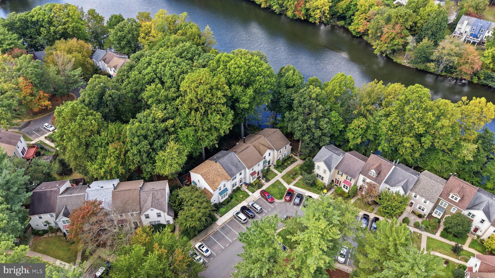 2 WATERSIDE COURT