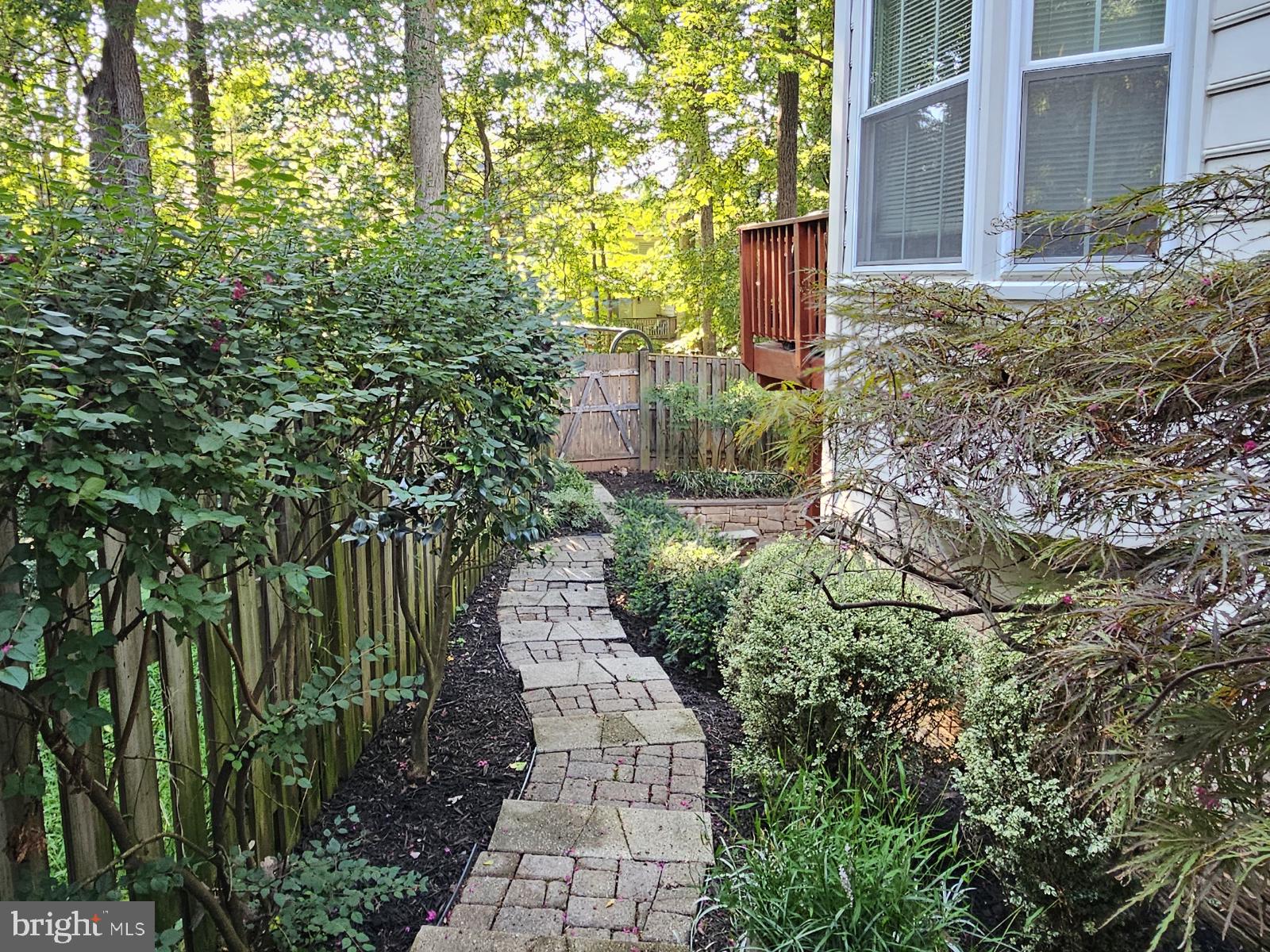 2 WATERSIDE COURT