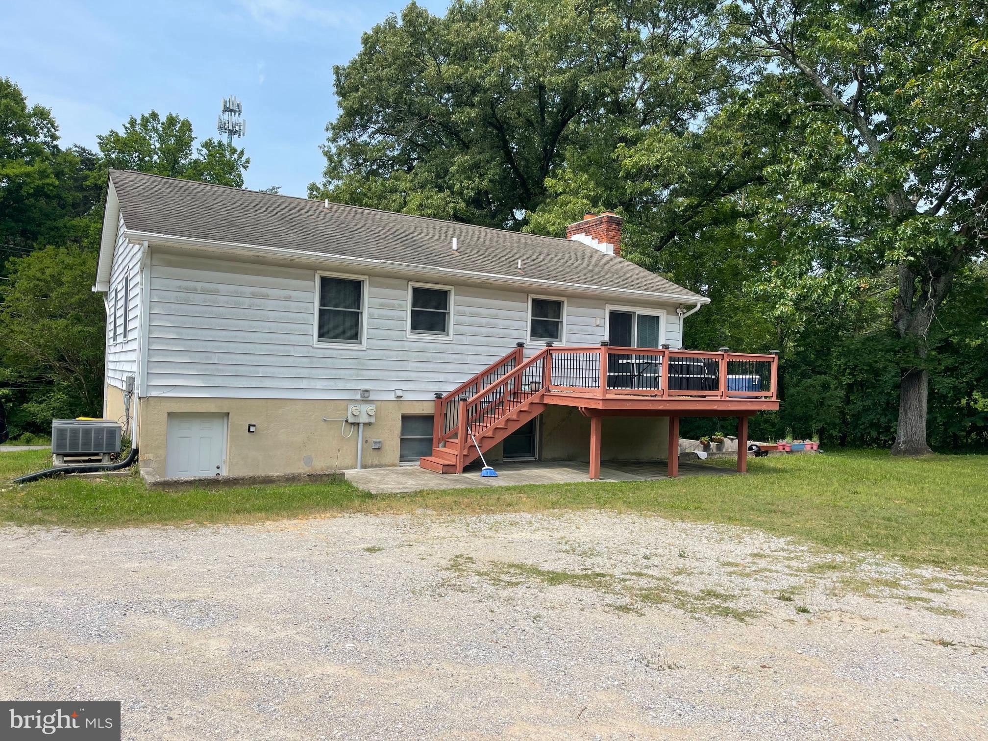 1610 HOG FARM ROAD