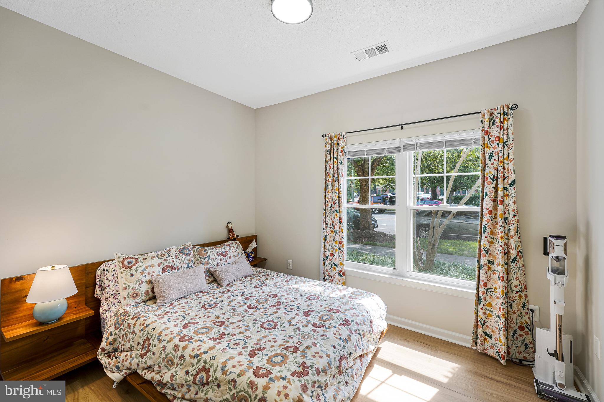 OAK PARK CONDO - Residential